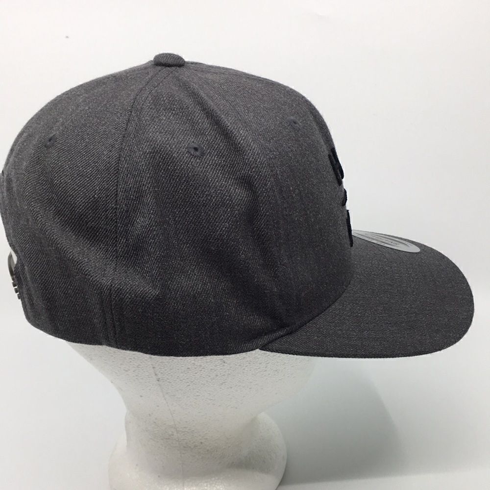 Steve Hutchinson signed hat baseball cap. Yupoong SnapBack Gray and black. - Picture 8 of 16